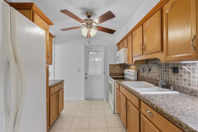 11 DESERT CANDLE CIRCLE, Lehigh Acres, FL 33936