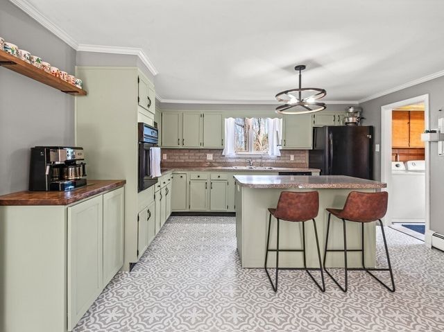 49 Cook St, Boylston, MA 01505