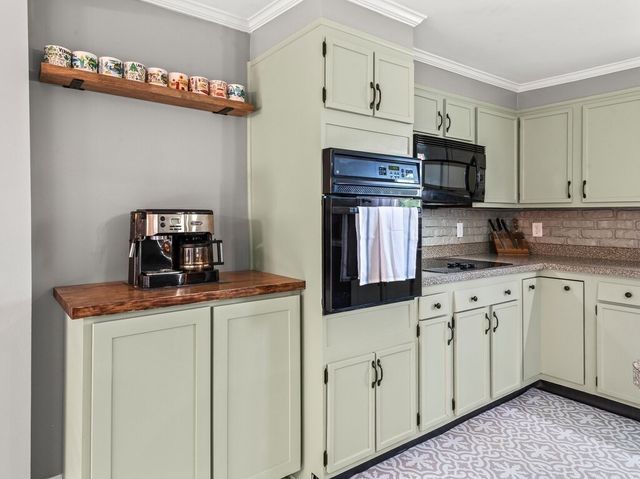 49 Cook St, Boylston, MA 01505