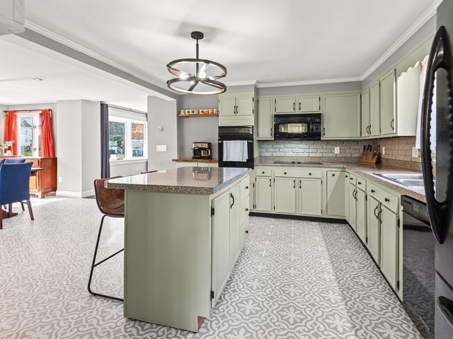 49 Cook St, Boylston, MA 01505