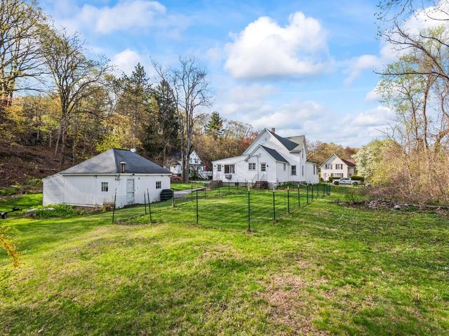 49 Cook St, Boylston, MA 01505