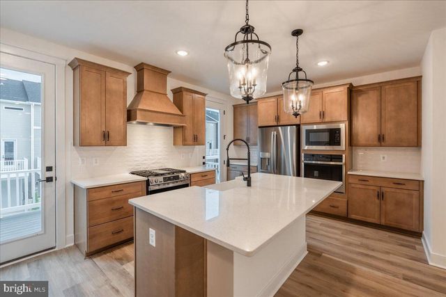 9211 FORKLEAF OAK DR, Fredericksburg, VA 22407