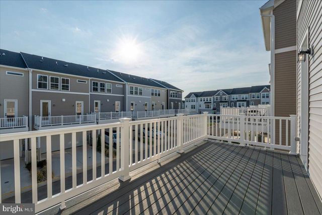 9211 FORKLEAF OAK DR, Fredericksburg, VA 22407