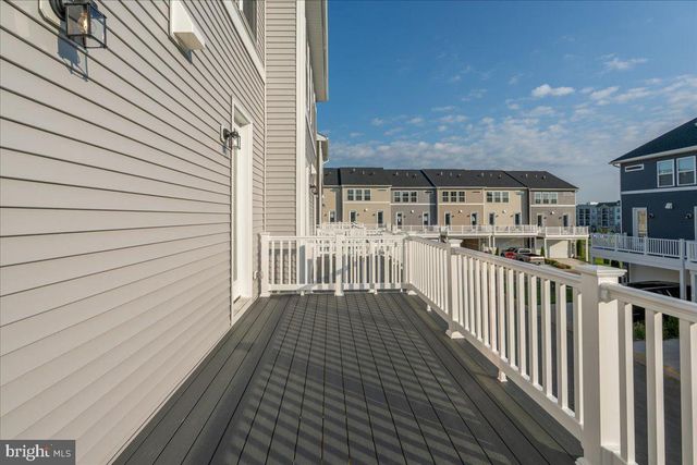 9211 FORKLEAF OAK DR, Fredericksburg, VA 22407