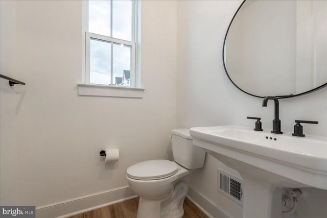 9211 FORKLEAF OAK DR, Fredericksburg, VA 22407