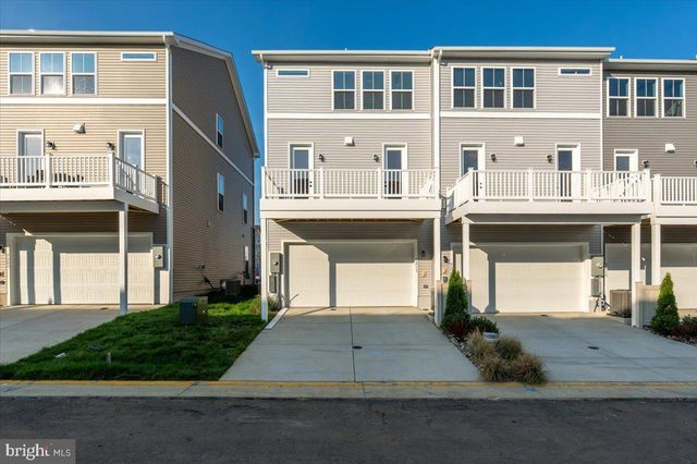 9211 FORKLEAF OAK DR, Fredericksburg, VA 22407