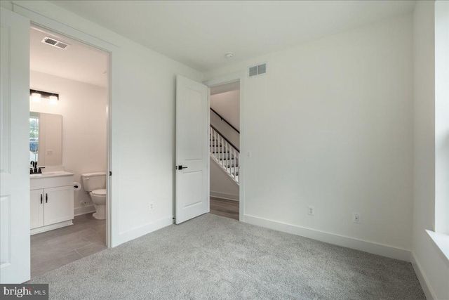 9211 FORKLEAF OAK DR, Fredericksburg, VA 22407