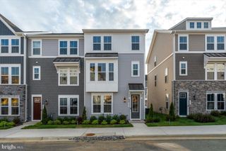 9211 FORKLEAF OAK DR, Fredericksburg, VA 22407