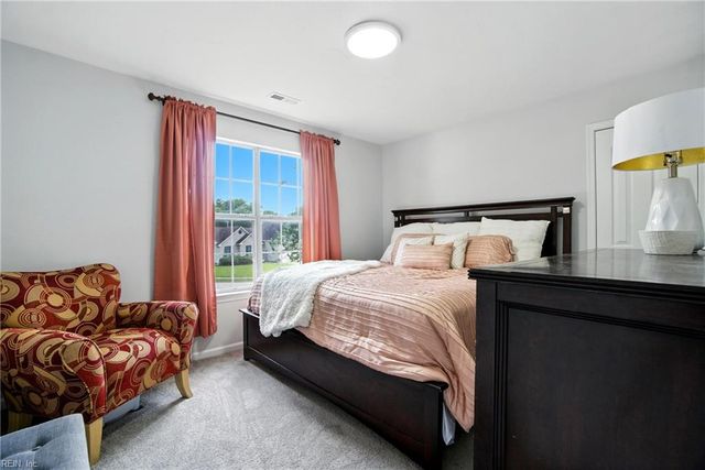 8 Compass CT, Portsmouth, VA 23703