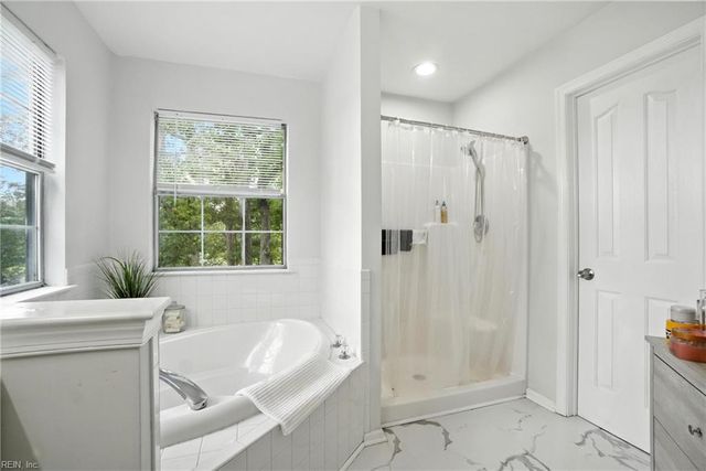 8 Compass CT, Portsmouth, VA 23703