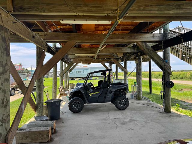 175 Grape Ln, Grand Isle, LA 70358