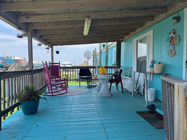 175 Grape Ln, Grand Isle, LA 70358