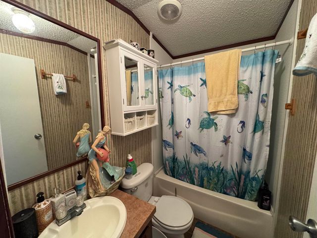 175 Grape Ln, Grand Isle, LA 70358