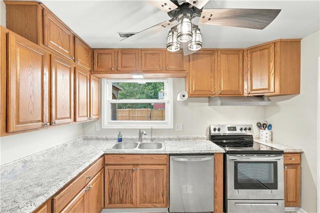 801 Waco CT, Hampton, VA 23669