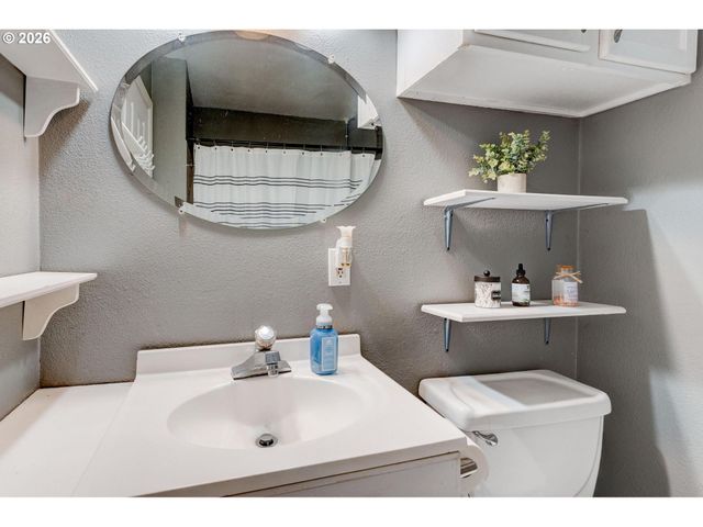 1114 Ne 129TH St, Vancouver, WA 98685