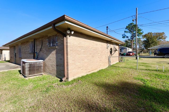 434 St Louis St, Raceland, LA 70394