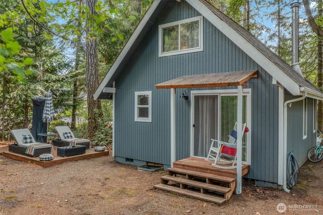 510 N Duckabush Drive E, Hoodsport, WA 98548