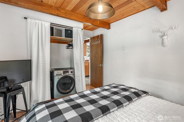 510 N Duckabush Drive E, Hoodsport, WA 98548