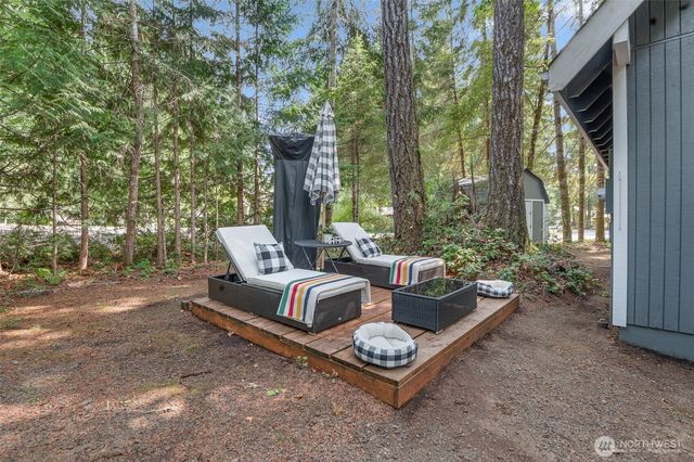 510 N Duckabush Drive E, Hoodsport, WA 98548