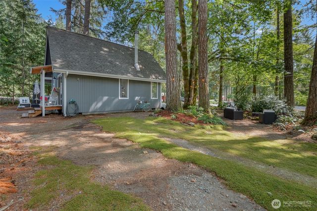 510 N Duckabush Drive E, Hoodsport, WA 98548