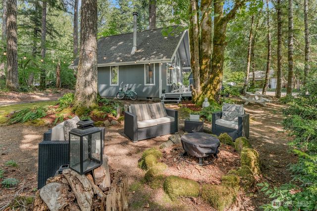 510 N Duckabush Drive E, Hoodsport, WA 98548