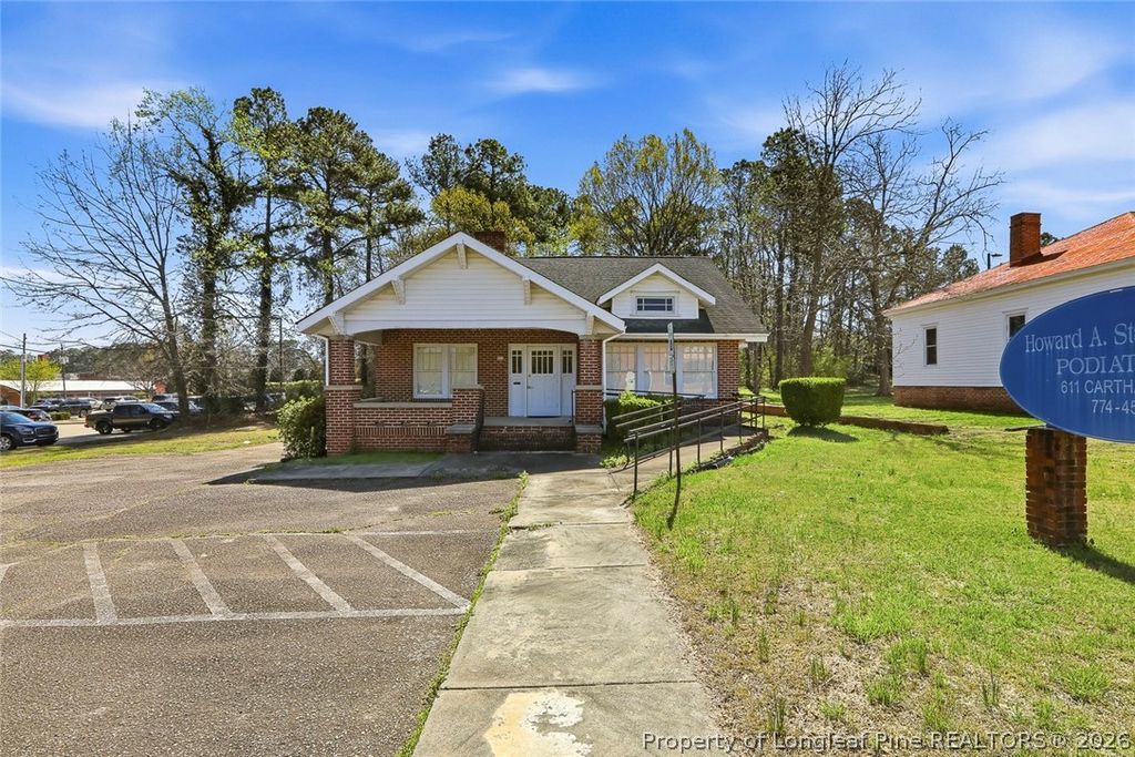 611 Carthage Street, Sanford, NC 27330 — photo 2