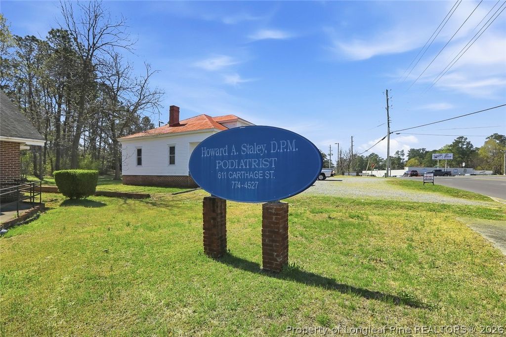 611 Carthage Street, Sanford, NC 27330 — photo 3