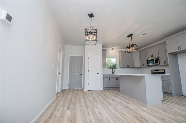 185 Kennedy Estates Road, Carrollton, GA 30116