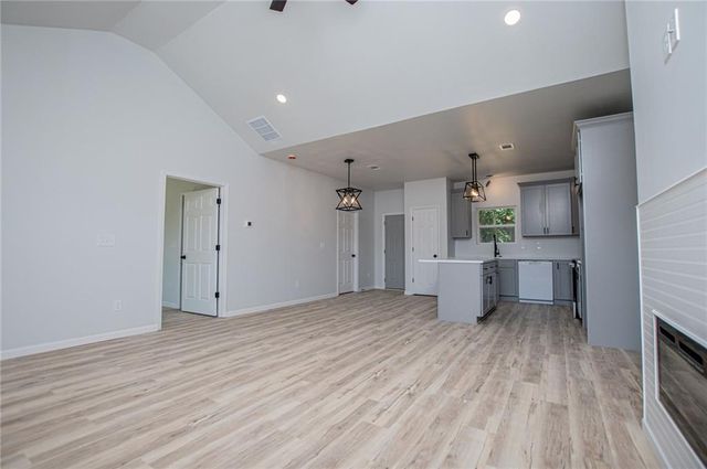 185 Kennedy Estates Road, Carrollton, GA 30116
