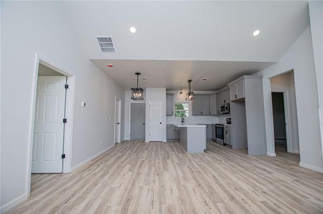 185 Kennedy Estates Road, Carrollton, GA 30116
