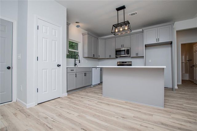 185 Kennedy Estates Road, Carrollton, GA 30116