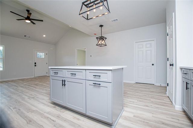 185 Kennedy Estates Road, Carrollton, GA 30116
