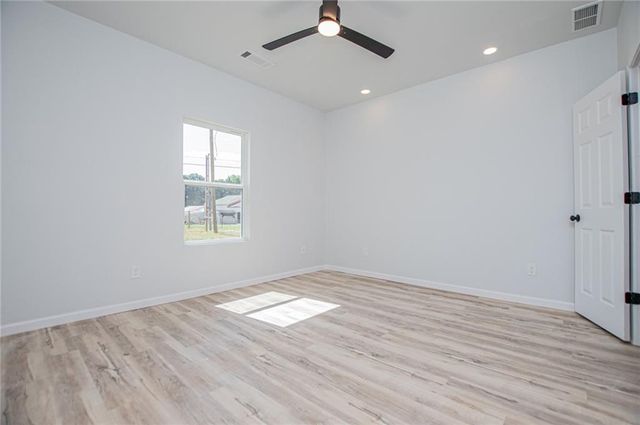 185 Kennedy Estates Road, Carrollton, GA 30116