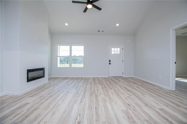 185 Kennedy Estates Road, Carrollton, GA 30116