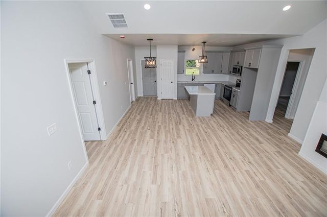 185 Kennedy Estates Road, Carrollton, GA 30116