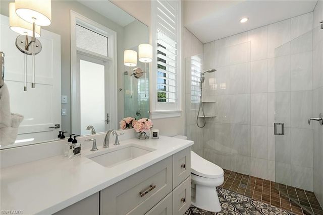 16715 ENCLAVE CIR, Naples, FL 34110