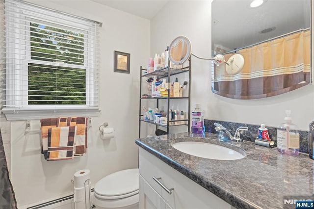 326 Ramapo Valley Road, Oakland, NJ 07436