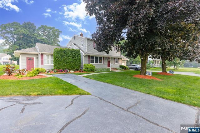 326 Ramapo Valley Road, Oakland, NJ 07436