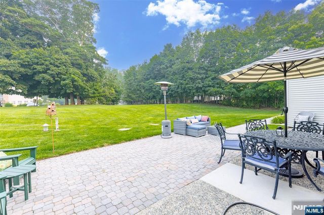326 Ramapo Valley Road, Oakland, NJ 07436