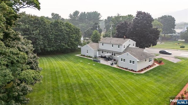 326 Ramapo Valley Road, Oakland, NJ 07436