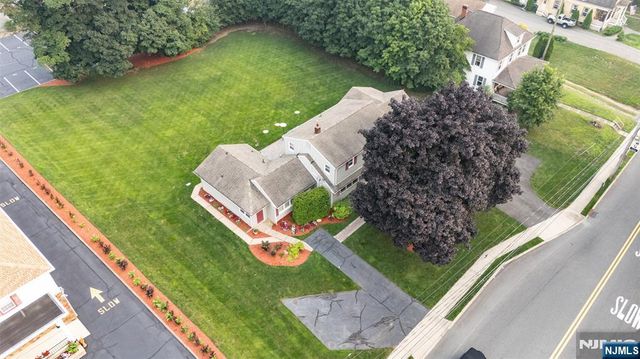 326 Ramapo Valley Road, Oakland, NJ 07436