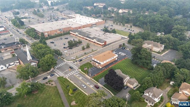 326 Ramapo Valley Road, Oakland, NJ 07436