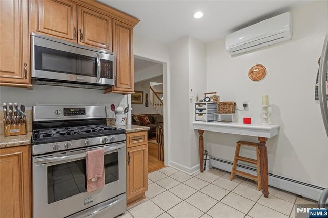 326 Ramapo Valley Road, Oakland, NJ 07436