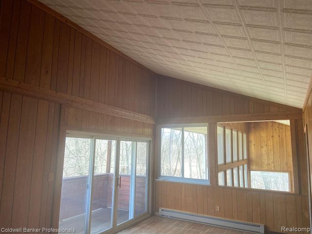 8899 Dwyer Road, Howell, MI 48855