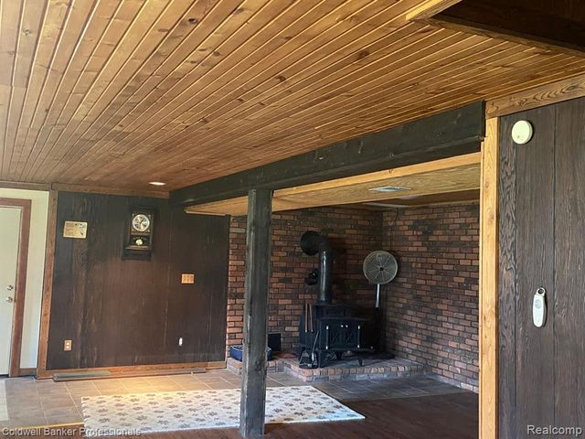 8899 Dwyer Road, Howell, MI 48855