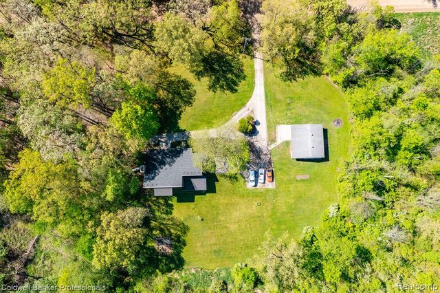 8899 Dwyer Road, Howell, MI 48855