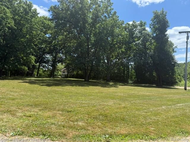 8899 Dwyer Road, Howell, MI 48855