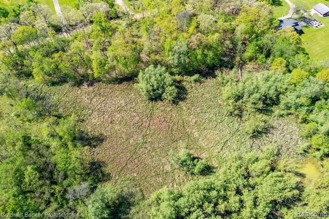 8899 Dwyer Road, Howell, MI 48855