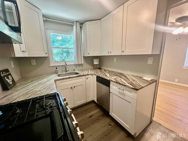 34 Kate Lane, Metuchen, NJ 08840