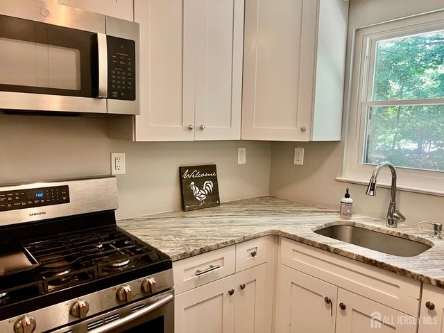 34 Kate Lane, Metuchen, NJ 08840